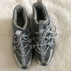 Sneakers grey. Size 8